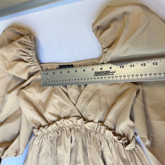 In the Style Women Mini Dress size M Beige Fit & Flared V-neck Puffy Half Sleeve - Picture 2 of 11